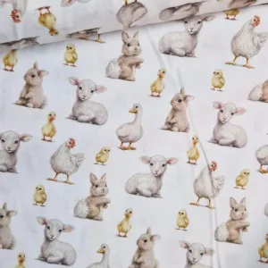 Boerderijdieren katoenstof met-schaap-konijn-eend-kip-en-kuiken-Bestel-de-leukste-boerderij-stof-Bij-makomastoffen-in-Gend-Belgie