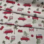 Jacquard Gobelin stof met rode Volkswagen T1 busjes palmbladeren en hibiscusbloemen op beige achtergrond