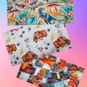 joggingstof met kinderprint brandweerwagens raceauto’s en dinosaurussen Shop in de online stoffenwebwinkel Bij Makomastoffen