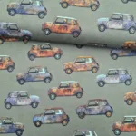 Panama katoen met vintage Mini Cooper auto’s in roestige kleuren op olijfgroene achtergrond Stoffen kopen in Drachten Bij makomastoffen online