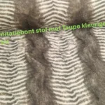 Zachte imitatiebont stof met Taupe kleurige dierenprint – 150 cm breed – geschikt voor kleding, voering en woondecoratie