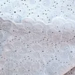 Geborduurd Katoen Wit Met dubbele sculp rand