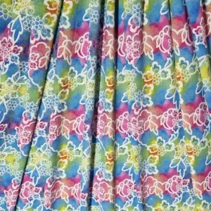 Tricotstof bloemenprint met kleurrijke aquarel bloemen en witte contourbloemen