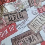 Katoen decoratiestof 140 cm breed met travel print Stoffenwebwinkel Drenthe